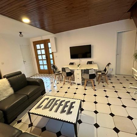 Agreable Appartement Dans Une Maison Saint-Denis  Exteriér fotografie