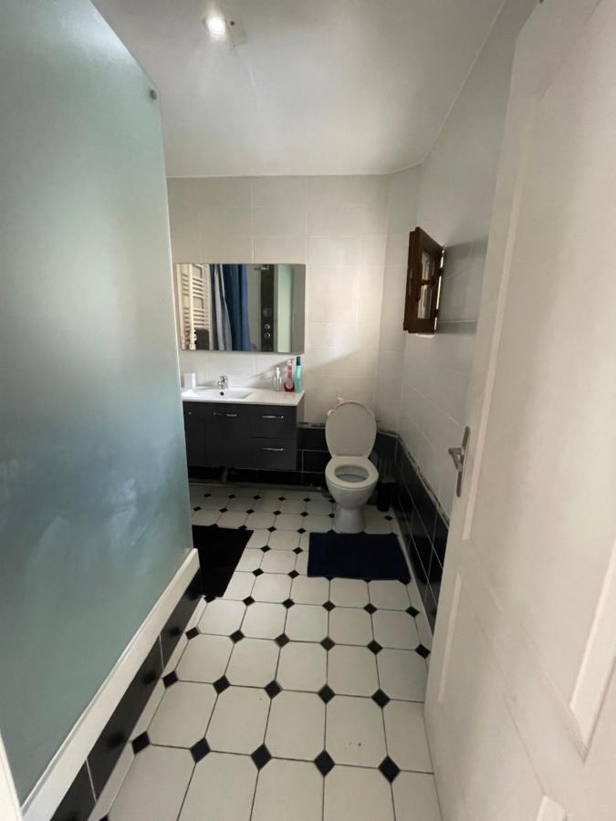 Agreable Appartement Dans Une Maison Saint-Denis  Exteriér fotografie
