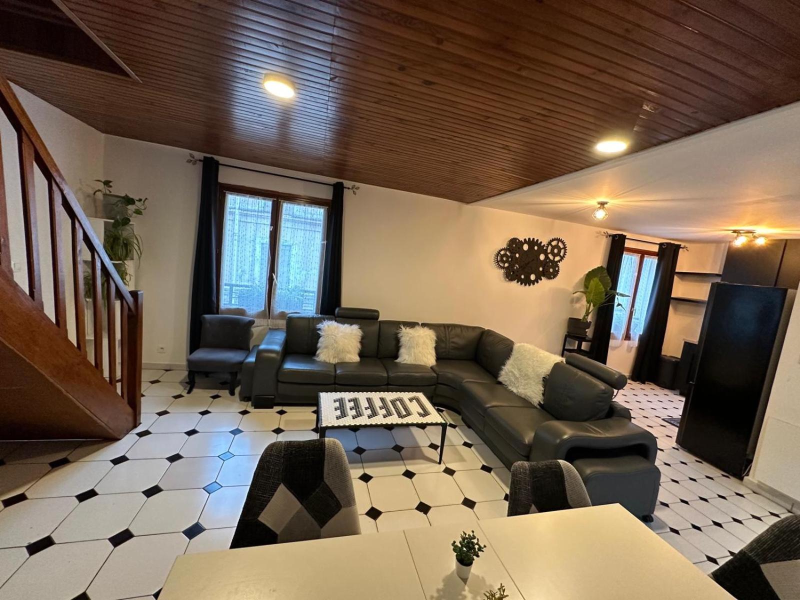 Agreable Appartement Dans Une Maison Saint-Denis  Exteriér fotografie