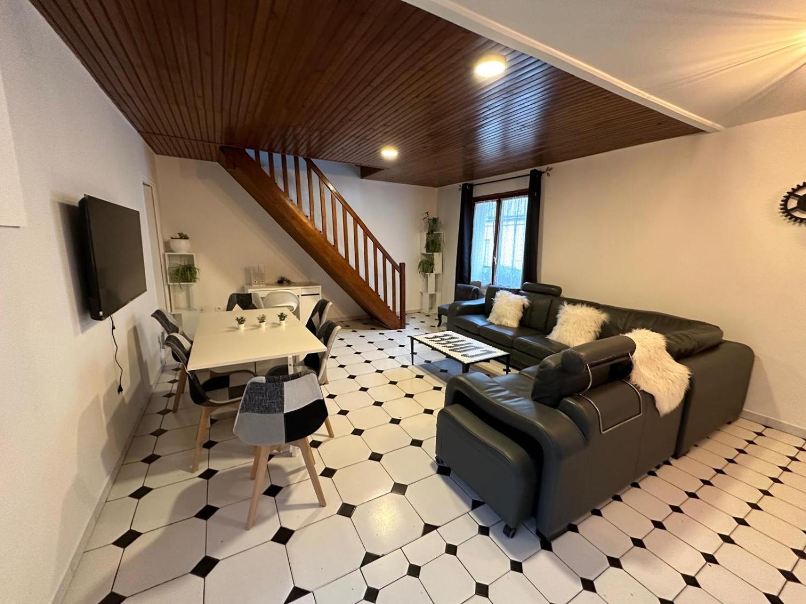 Agreable Appartement Dans Une Maison Saint-Denis  Exteriér fotografie
