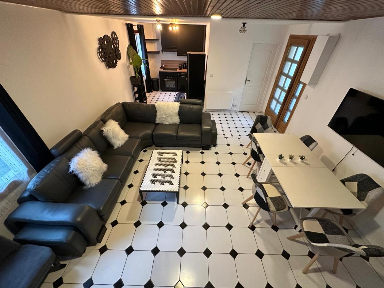 Agreable Appartement Dans Une Maison Saint-Denis  Exteriér fotografie