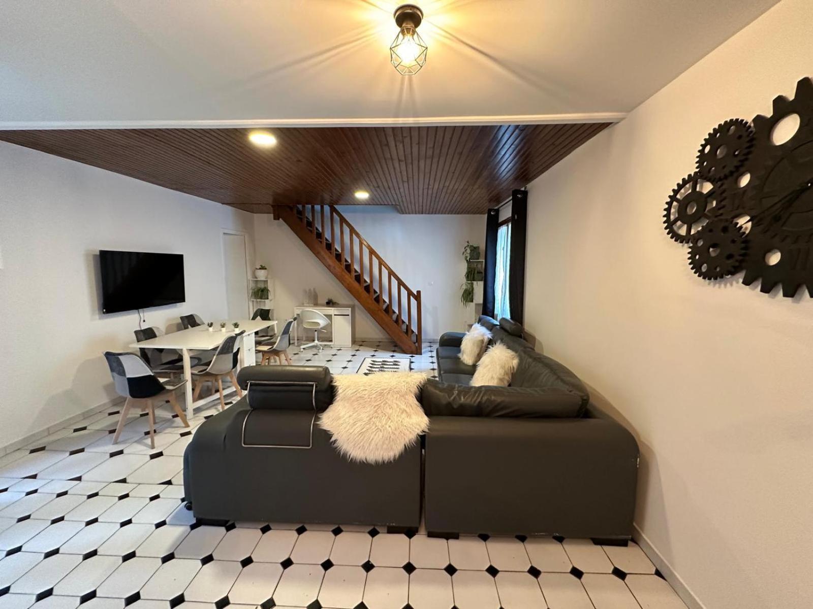 Agreable Appartement Dans Une Maison Saint-Denis  Exteriér fotografie